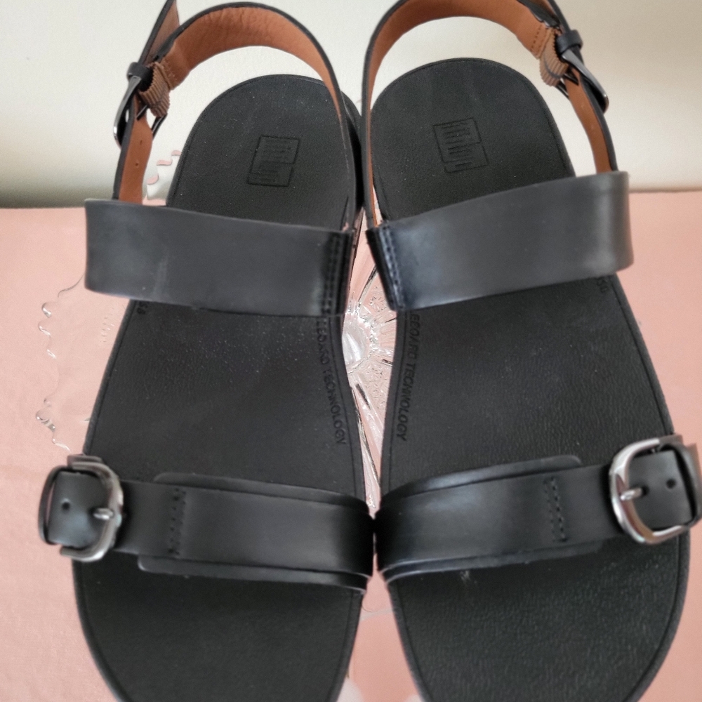 Leather Fitflops US Size 8 EUR Size 39 Black back strap "Edit Sandal". New.